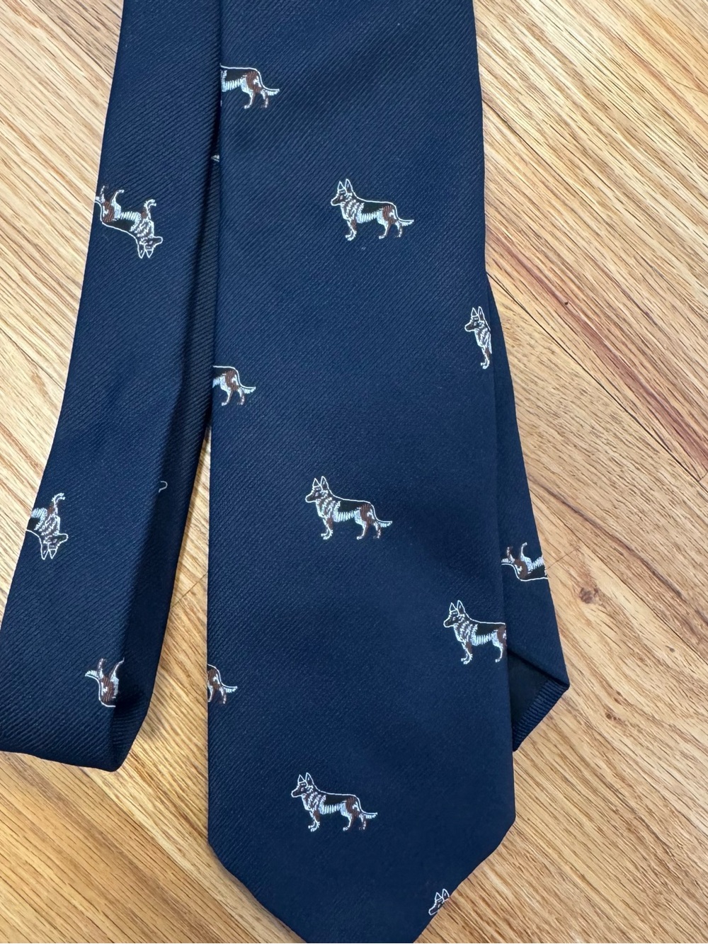 Chipp Germany Sheppard Dog-Pattern Men’s Neck Tie. 58 inches in length
